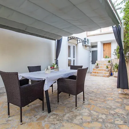 Appartamento Olive Garden Hvar Town